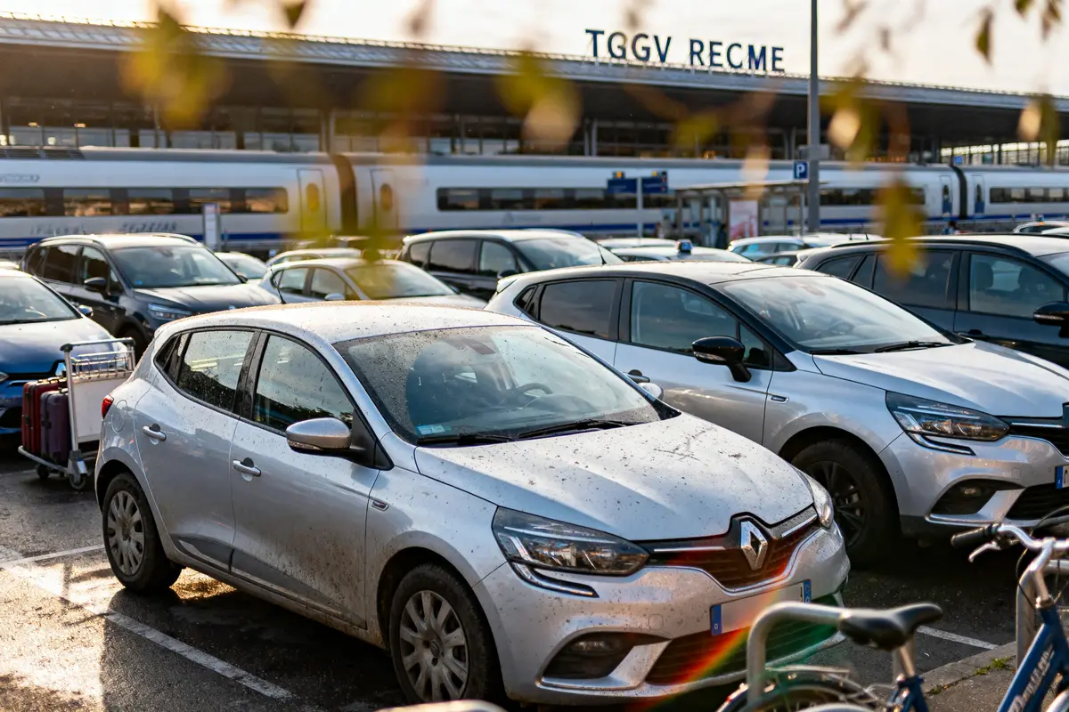 Louez votre voiture avec DLM Reims : Options et tarifs
