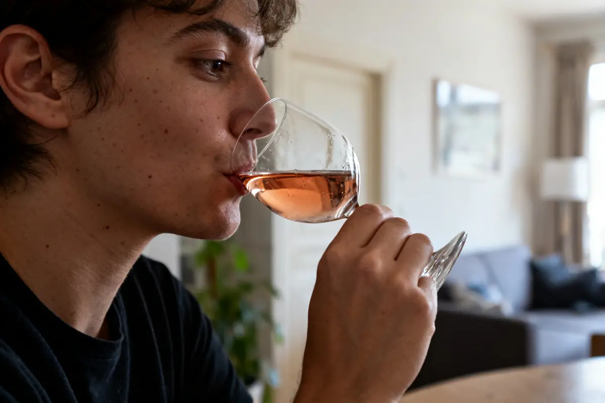 Boire un verre de vin tous les jours : mythe ou risque santé ?